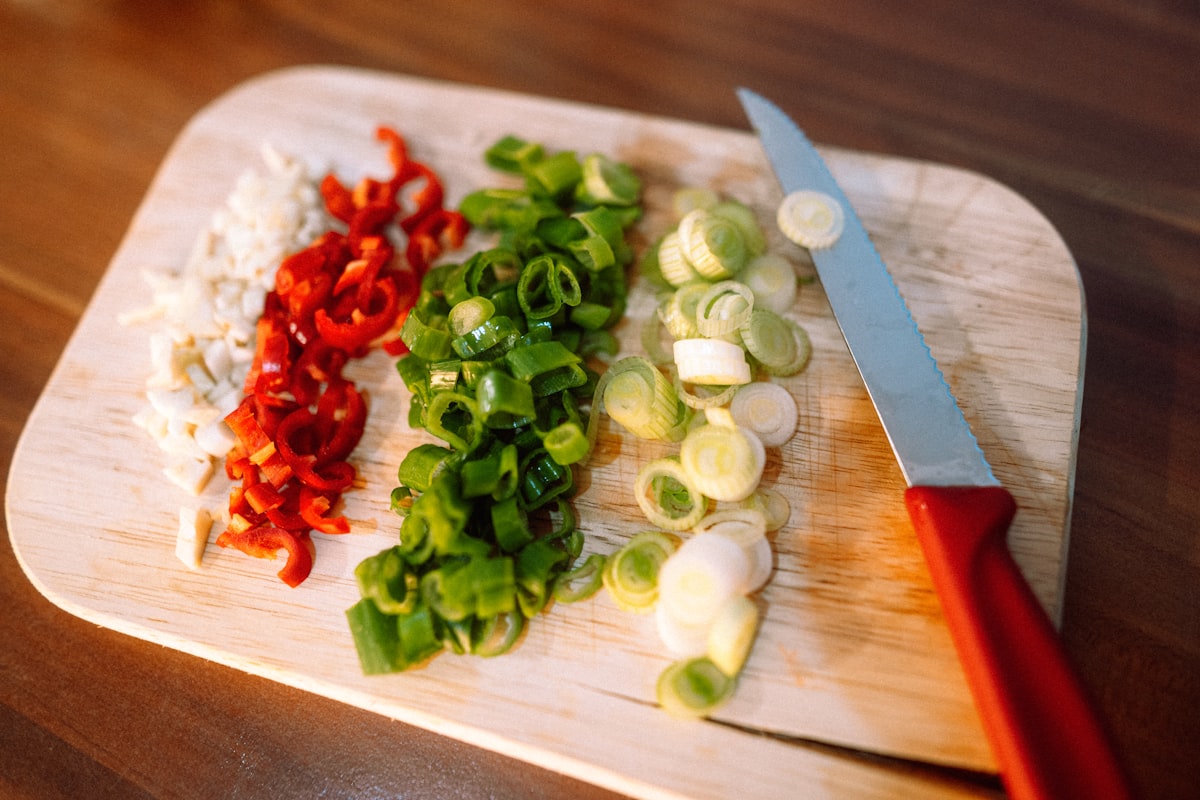 Insalata estiva fresca con verdure colorate